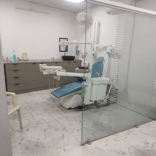 Om Dental and Implant Clinic